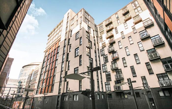 2 Bedroom Flat To Rent In Oswald Street, Glasgow, G1
