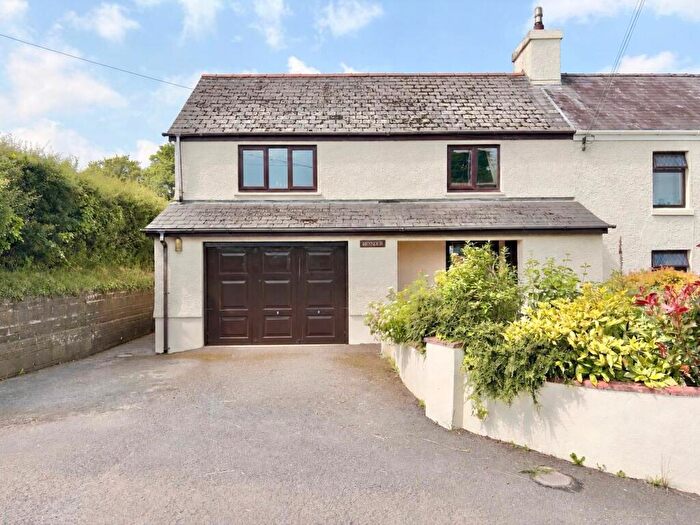 3 Bedroom Semi-Detached House For Sale In Pontantwn, Kidwelly, SA17