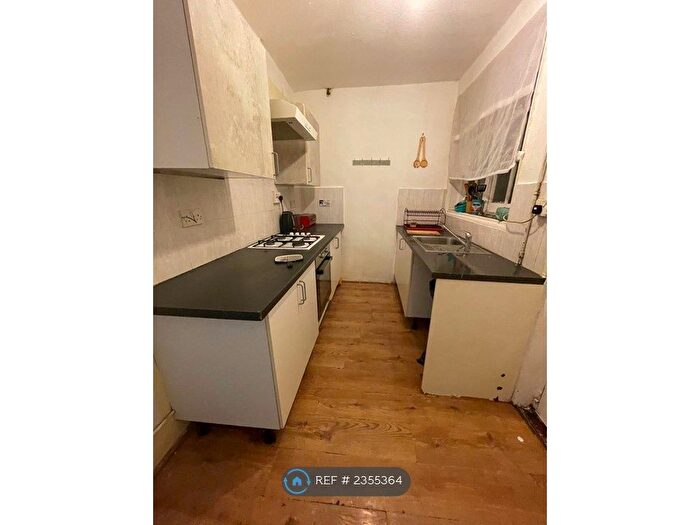 4 Bedroom Semi-Detached House To Rent In Bedwell Road, London, N17