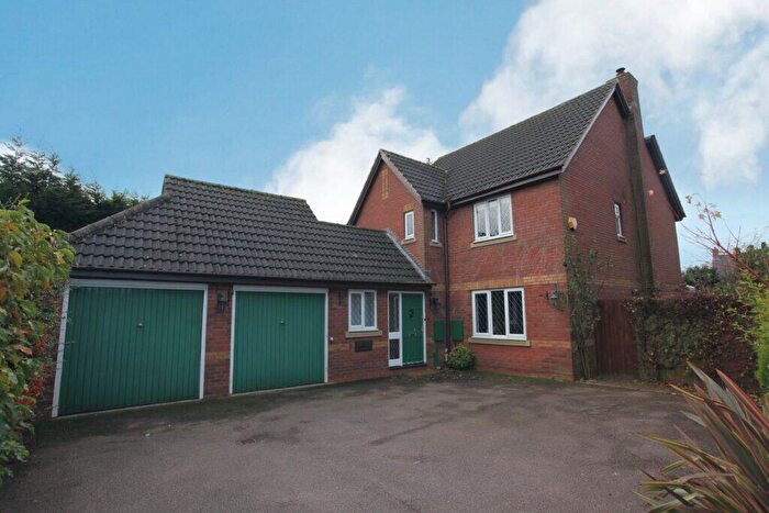 4 Bedroom Detached House To Rent In Cheney Gardens, Middleton Cheney, Oxon, OX17