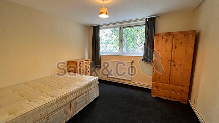 5 Bedroom Terraced House To Rent In Goldman Close, London, E2