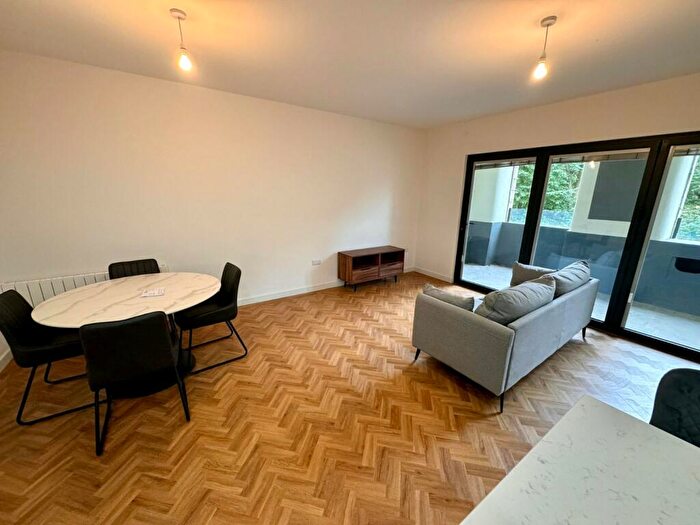 2 Bedroom Flat To Rent In Iron Row, Burley In Wharfedale, Ilkley, Uk, LS29