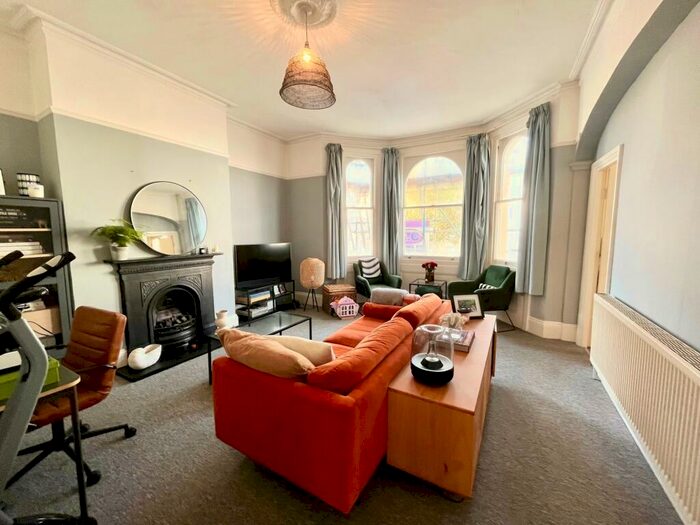 1 Bedroom Apartment To Rent In Westbourne Villas, Hove, BN3