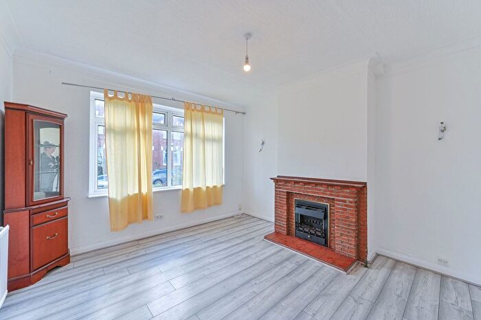 3 Bedroom End Terrace House To Rent In Queenswood Road, Forest Hill, London, SE23
