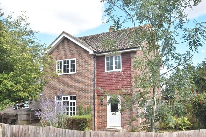 3 Bedroom Detached House To Rent In Glebe Gardens, Lenham, ME17
