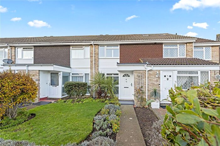 2 Bedroom Terraced House For Sale In Wordsworth Road, Hampton, TW12