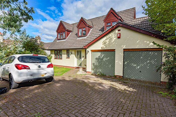 3 Bedroom Detached House For Sale In Draycott, Cam, GL11