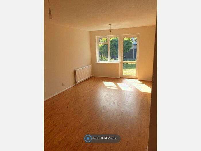 2 Bedroom Flat To Rent In Southsea Avenue, Leigh-On-Sea, SS9