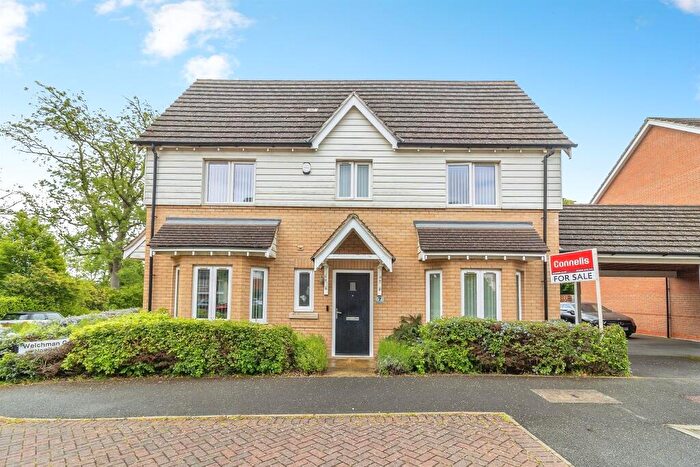 3 Bedroom Detached House For Sale In Welchman Court, Bletchley, Milton Keynes, MK3