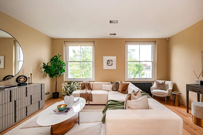 2 Bedroom Flat To Rent In Palace Gardens Terrace, London, W8