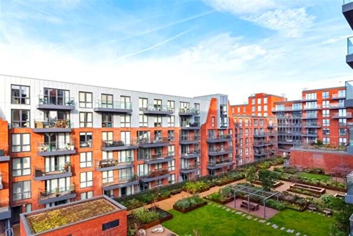 2 Bedroom Flat To Rent In Gaumont Place, London, SW2