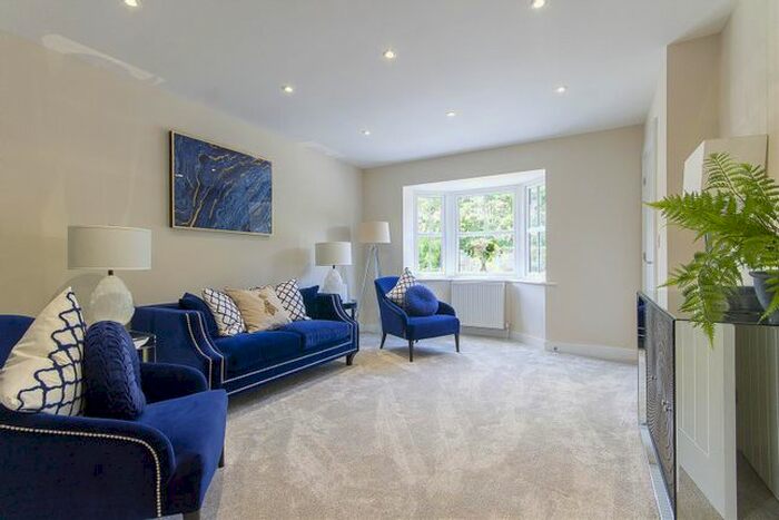 3 Bedroom Semi-Detached House For Sale In Hawthorne Meadows, Chesterfield Rd, Barlborough S43