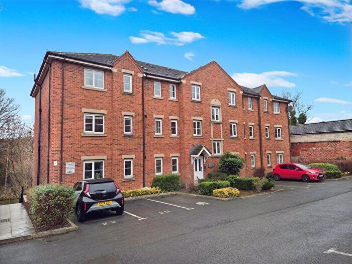 3 Bedroom Flat For Sale In Abbots Mews, Burley, Leeds, LS4