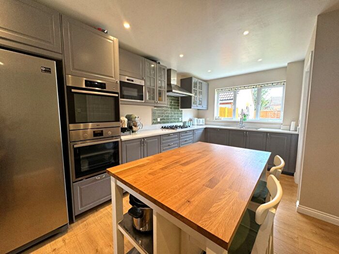 4 Bedroom Detached House For Sale In Chervil Close, Biggleswade, SG18