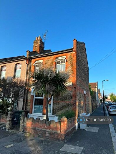 2 Bedroom End Of Terrace House To Rent In Bunyan Road, London, E17