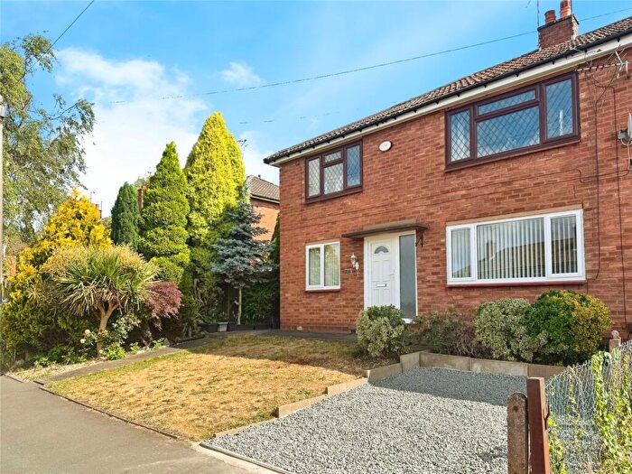 2 Bedroom Flat To Rent In Orchard Grove, Lower Gornal, Dudley, DY3