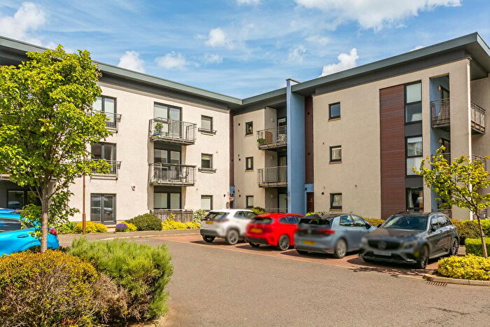 2 Bedroom Flat For Sale In East Pilton Farm Place, Fettes, Edinburgh, EH5