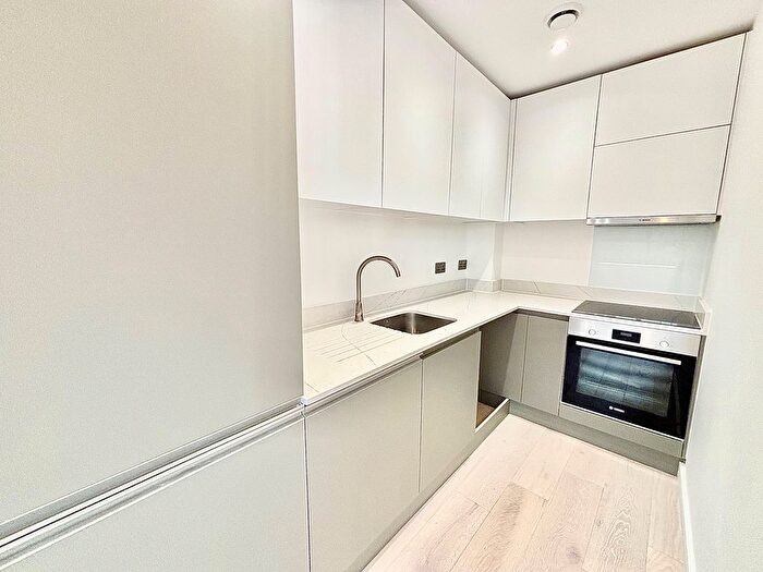 Studio To Rent In ., ., E1