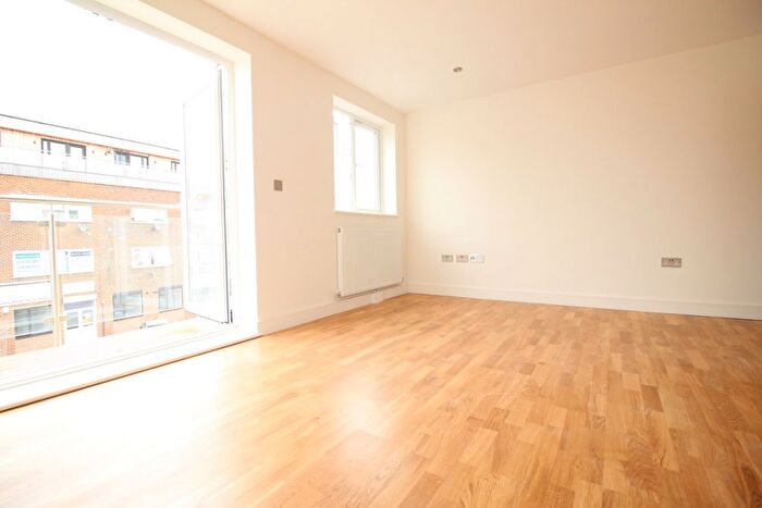 1 Bedroom Flat To Rent In Kingston Road, New Malden, KT3