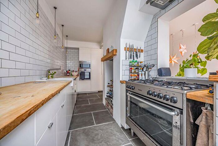 3 Bedroom Terraced House For Sale In Stamshaw Road, Portsmouth, PO2