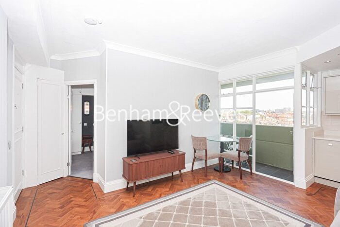 1 Bedroom Flat To Rent In Sloane Avenue, Chelsea, SW3