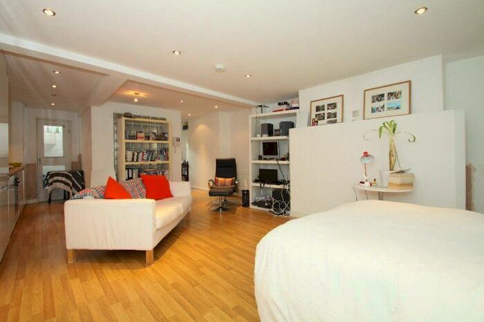 Studio To Rent In Bisham Gardens, Highgate Village, N6