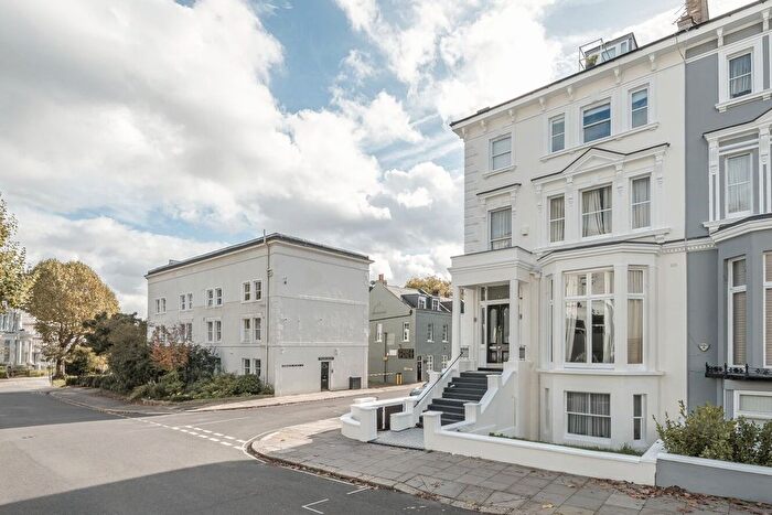 3 Bedroom Flat For Sale In Belsize Park Gardens, Belsize Park, London, NW3