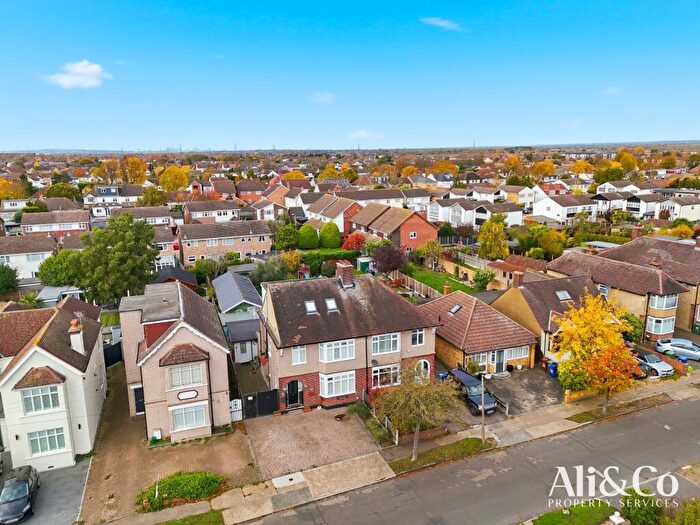 4 Bedroom Semi-Detached House For Sale In Victoria Avenue, Grays, RM16