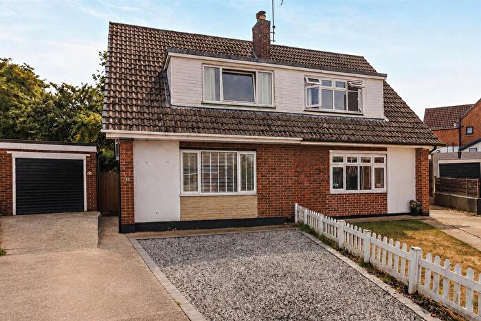 3 Bedroom Semi-Detached House For Sale In Cheriton Avenue, Adwick-Le-Street, Doncaster, DN6