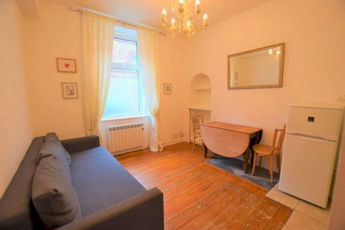 1 Bedroom Flat To Rent In Milton Street, Holyrood, Edinburgh, EH8