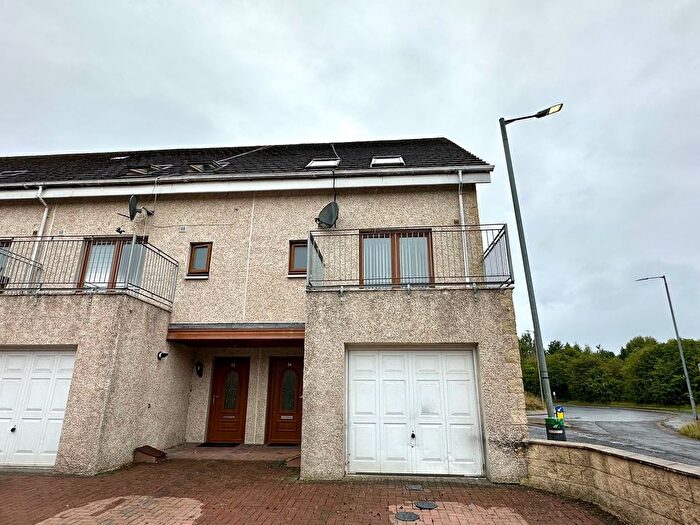 3 Bedroom Town House To Rent In Village Road, Glasgow, G72