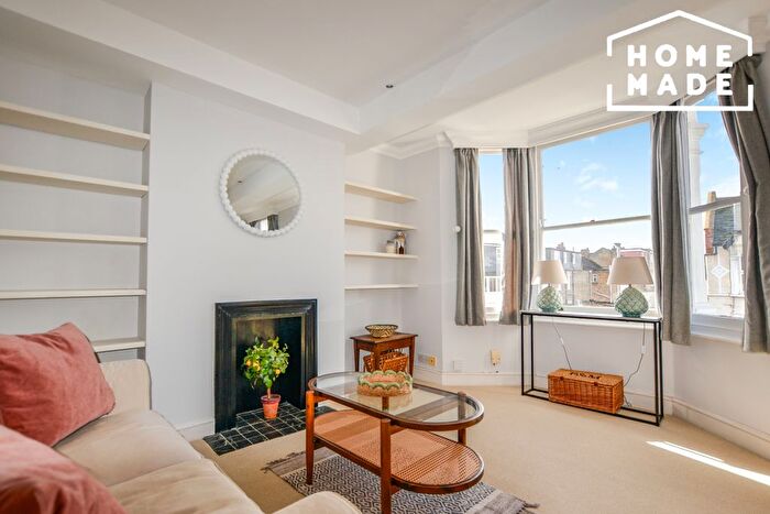 2 Bedroom Flat To Rent In Duntshill Road, Earlsfield, SW18