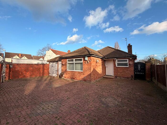 2 Bedroom Detached Bungalow To Rent In Stoneyhurst Road, Birmingham, B24