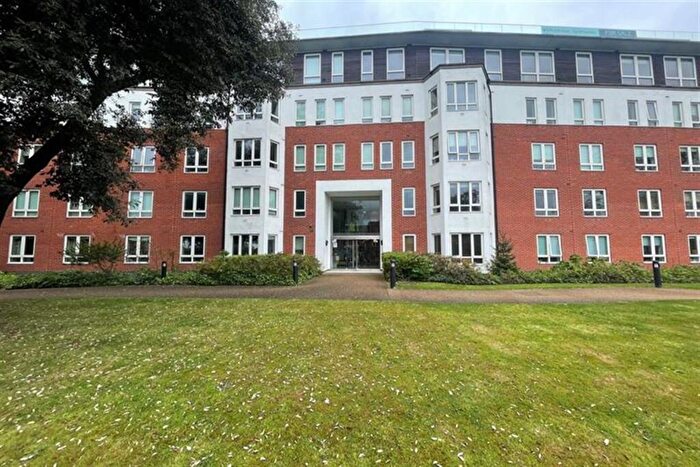 1 Bedroom Apartment For Sale In Regency Court, - High Road, South Woodford, E18