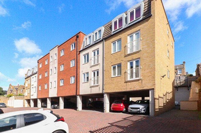 2 Bedroom Flat To Rent In Dane Road, Margate, Kent, CT9