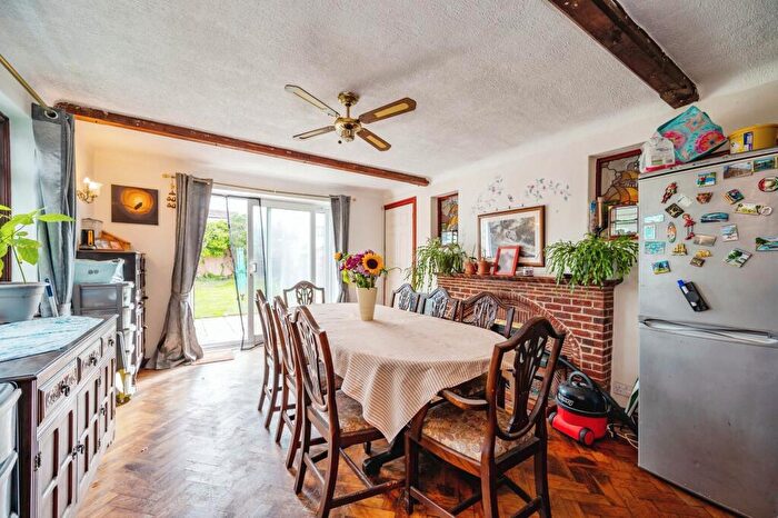 5 Bedroom Detached House For Sale In Manor Way, Hayling Island, Hampshire, PO11