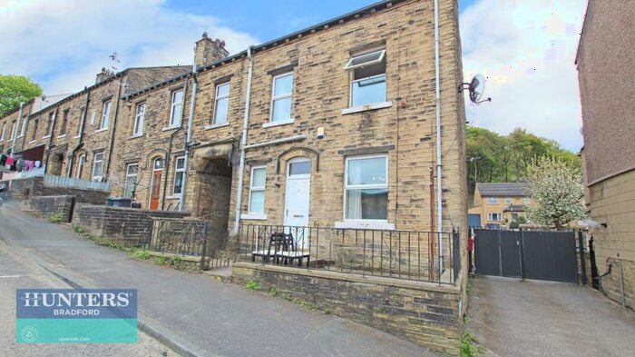 2 Bedroom Terraced House To Rent In Bolton Hall Road Bradford, West Yorkshire, BD2