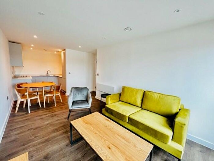 2 Bedroom Apartment To Rent In Waterhouse, Salford, M5