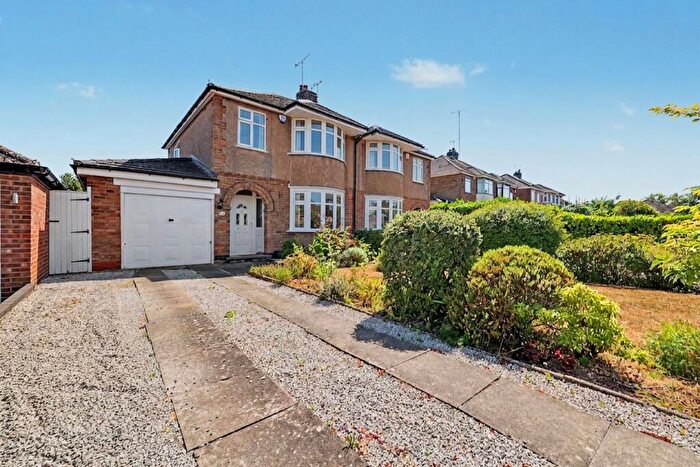 3 Bedroom Semi-Detached House For Sale In Hadleigh Road, Coventry, CV3
