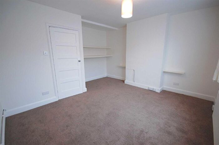 2 Bedroom Flat To Rent In Victoria Road, Ruislip, Middlesex, HA4
