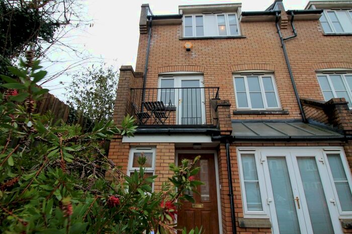 4 Bedroom End Of Terrace House To Rent In Cambridge Mews, Cambridge Grove, Hove, BN3