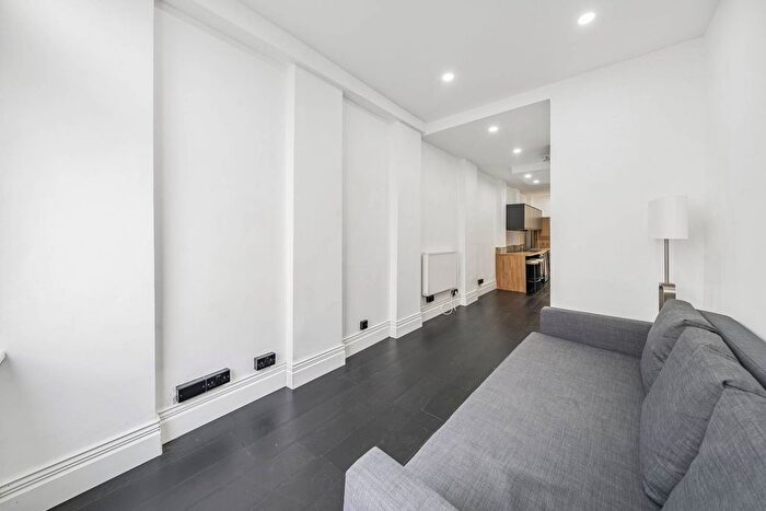 Studio To Rent In Liverpool Road, Islington, London, N1