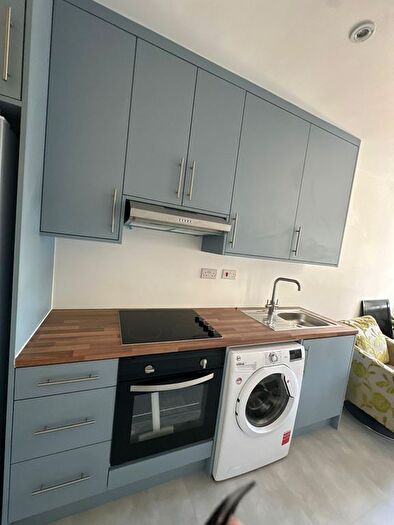 Studio To Rent In Beavers Lane, Hounslow, TW4