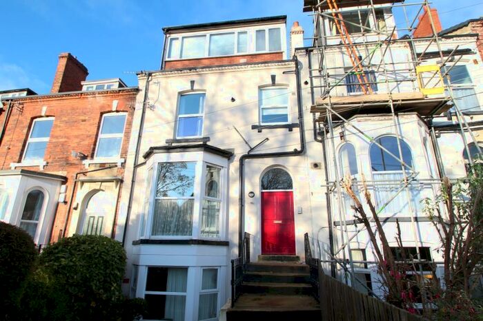 1 Bedroom Flat To Rent In First Floor Flat, Victoria Terrace, Burley, Leeds, LS3