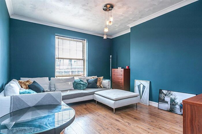 1 Bedroom Flat To Rent In Pembury Road, London, E5