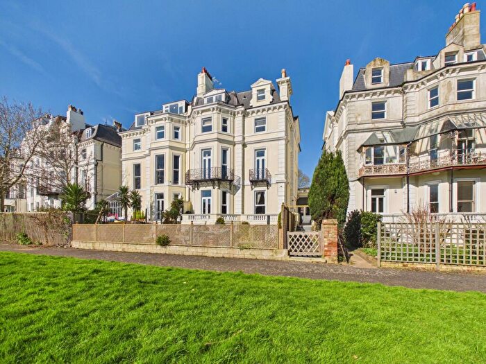 2 Bedroom Apartment For Sale In Augusta Gardens, Folkestone, Kent, CT20