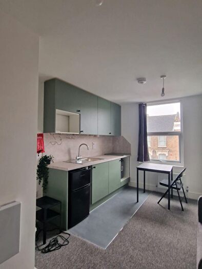 Studio To Rent In Chatsworth Road, London, E5