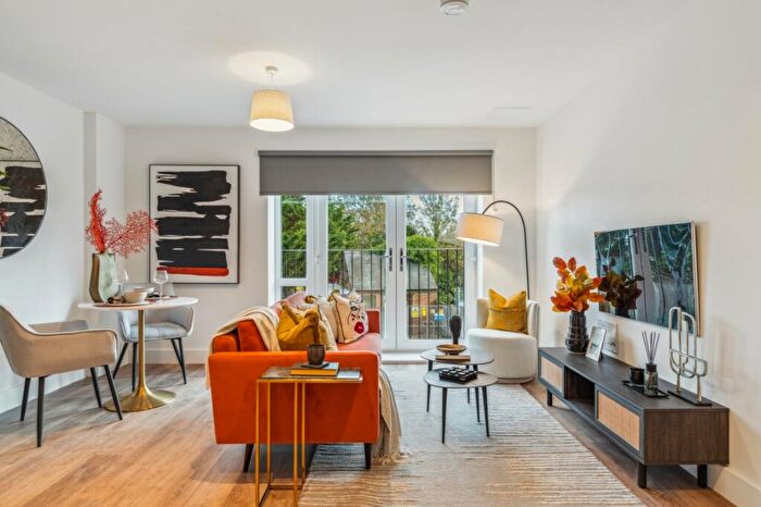 2 Bedroom Apartment To Rent In Bath Road, Slough, SL1