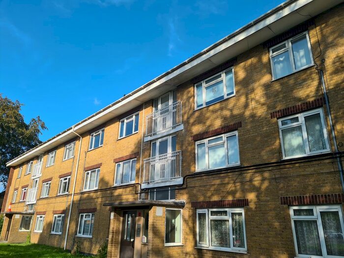 2 Bedroom Flat To Rent In Green Park Road, Southampton, SO16