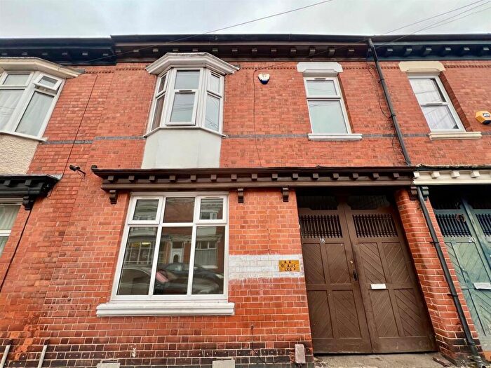 4 Bedroom House To Rent In Melrose Street, Leicester, LE4